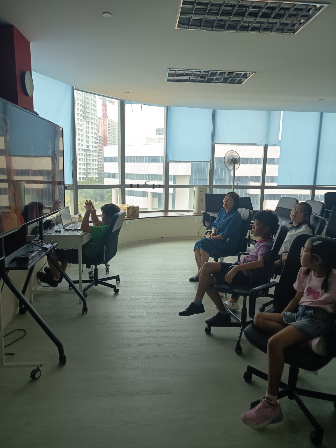 Bai Sheng Church worship and fellowship