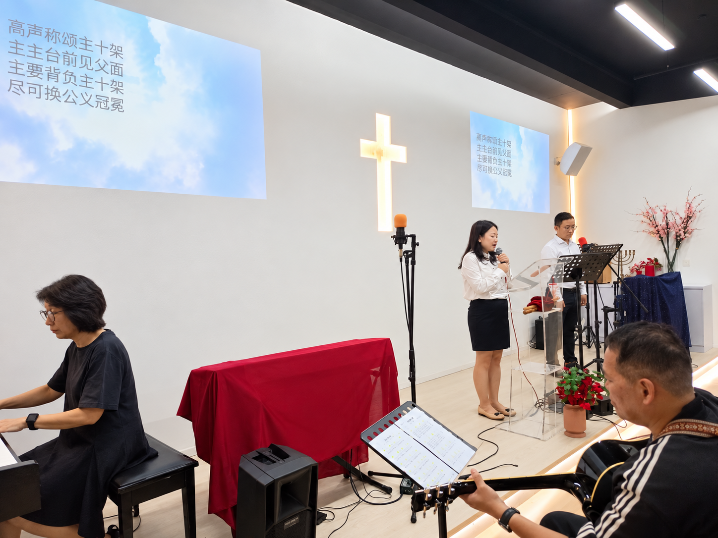 敬拜团队同心配搭带领会众敬拜